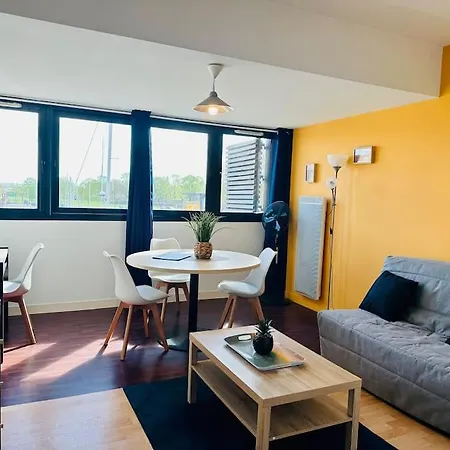 Taouata - Face Au Port * Rochefort (Charente-Maritime)